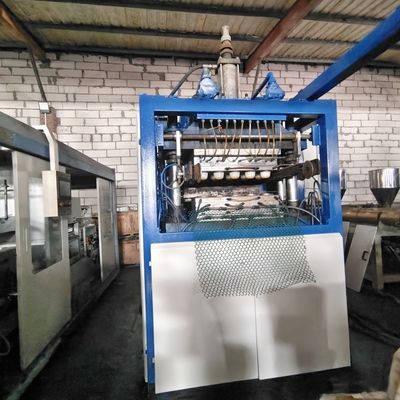 पूरी तरह से स्वचालित कप प्लास्टिक वैक्यूम प्लास्टिक थर्मोफॉर्मिंग मशीन प्रयुक्त डिस्पोजेबल प्लास्टिक बनाने