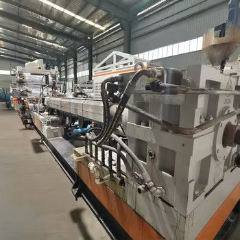 पीएलसी नियंत्रण प्रणाली के साथ अनुकूलन 33 1 पेंच लंबाई प्लास्टिक बाहर निकालना मशीन