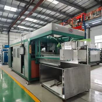 केक ट्रे के लिए 380V स्वचालित प्लास्टिक वैक्यूम बनाने की मशीन अधिकतम 710 मिमी चौड़ाई